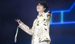 许嵩演唱会完整版 许嵩演唱会完整版