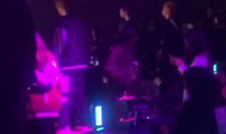 蹦迪看到有人现场做